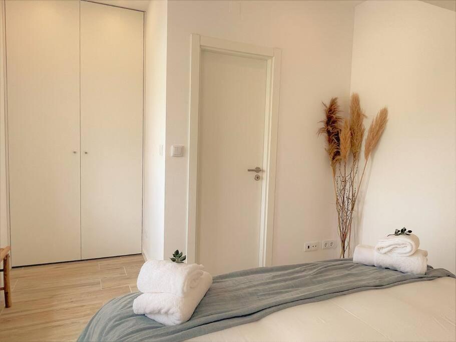 Cozy Apartment With Private Courtyard Barcarena 外观 照片